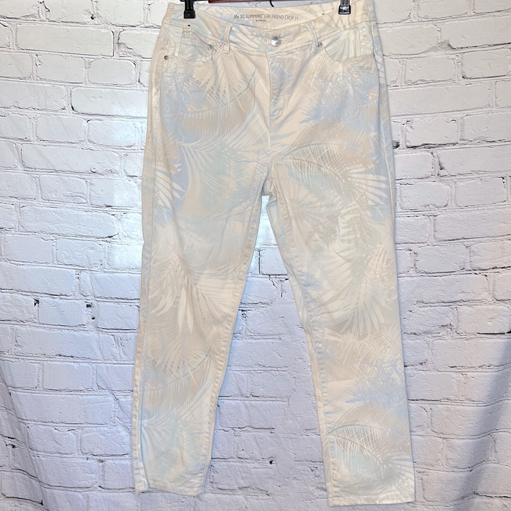 Chico’s The So Slimming Girlfriend Crop Pants Cream Blue Palm Print Size Chico 1